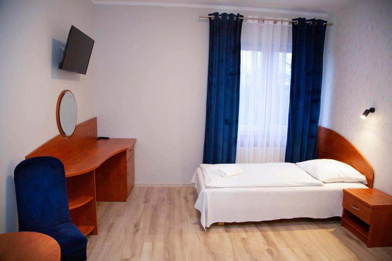 Paradise Motel 2*